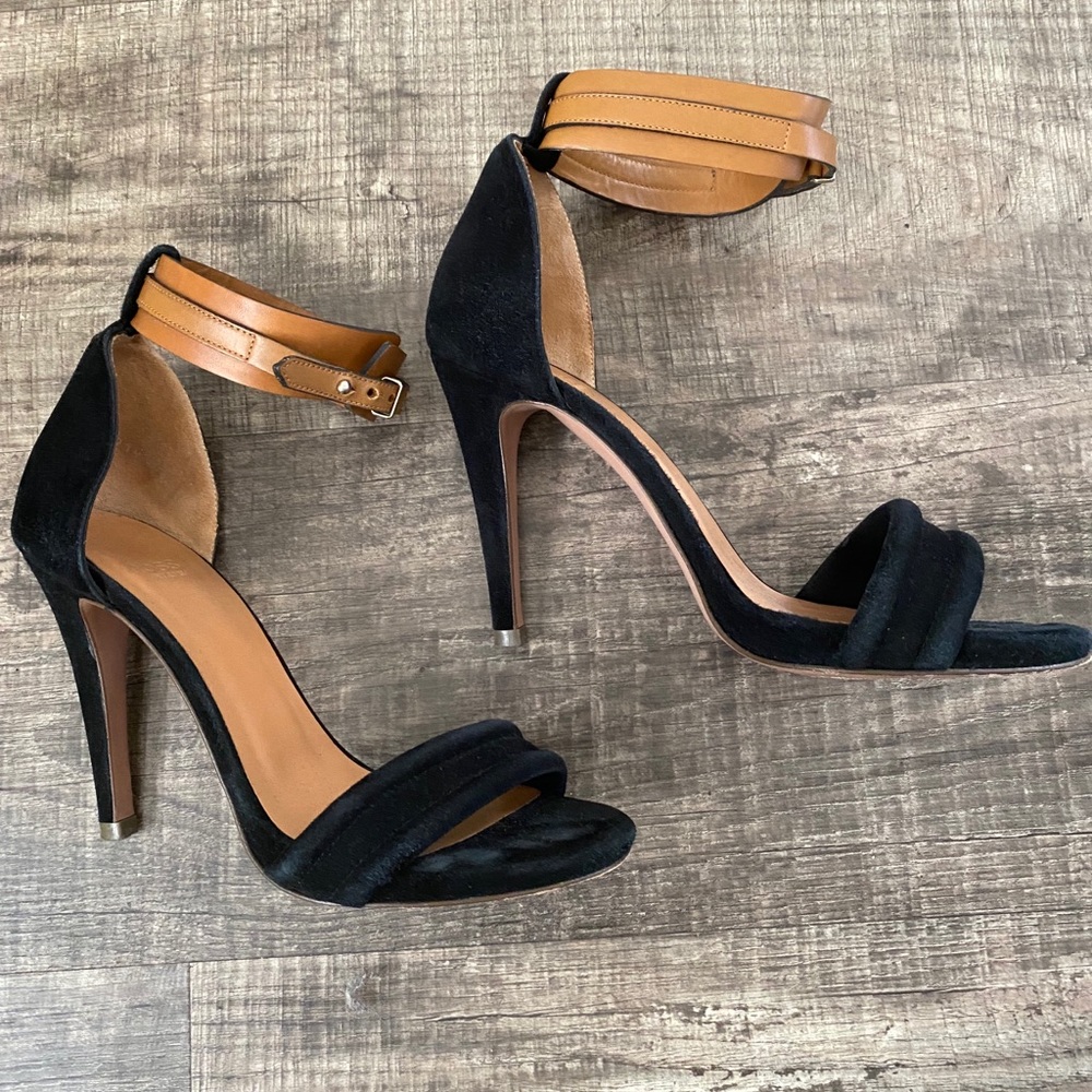 Hoss Intropia sandals